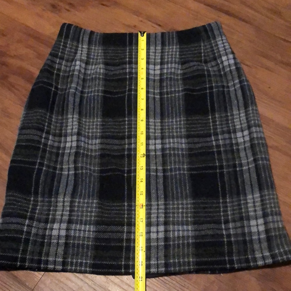 Adorable wool skirt